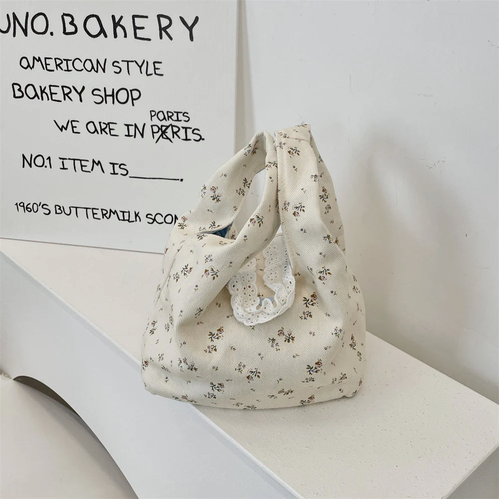 Floral Canvas Wrist Bag Essential - Modomu