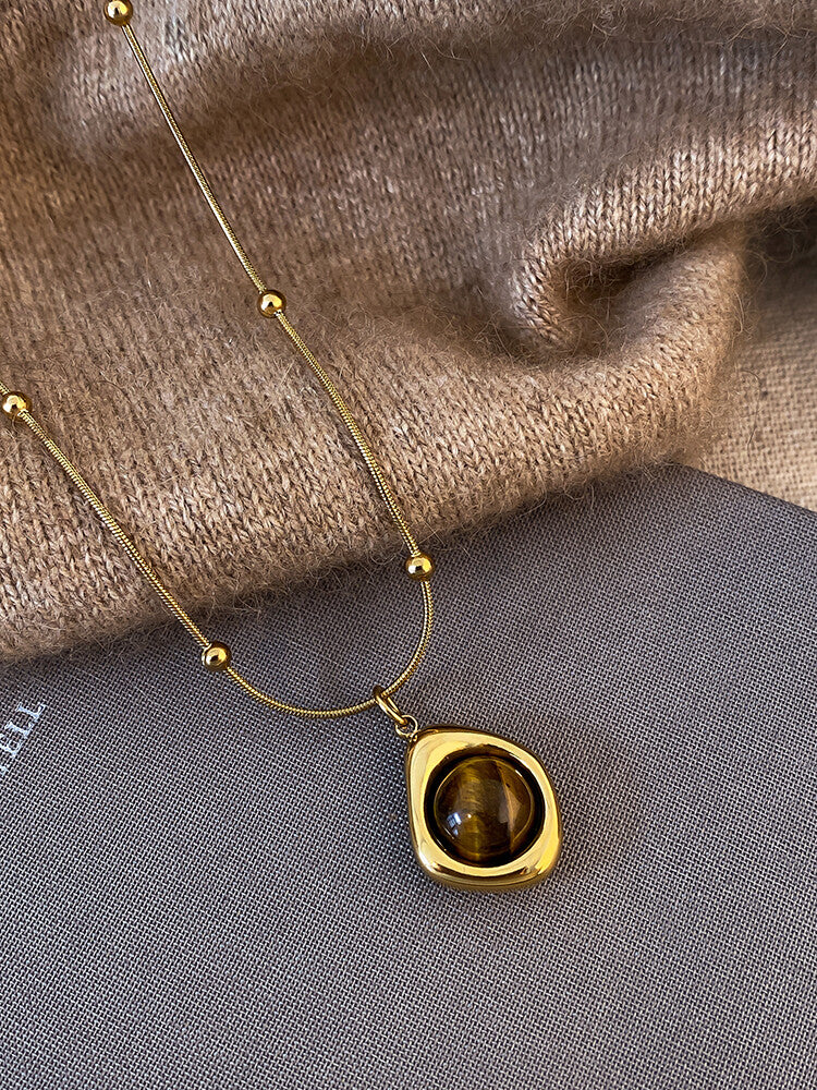 Beaded Necklace With Layered Detail - Modomu