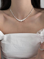 Pearl Necklace With Delicate Pendant - Modomu