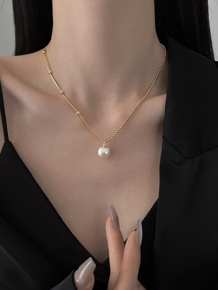 Asymmetrical Pearl Pendant Necklace - Modomu