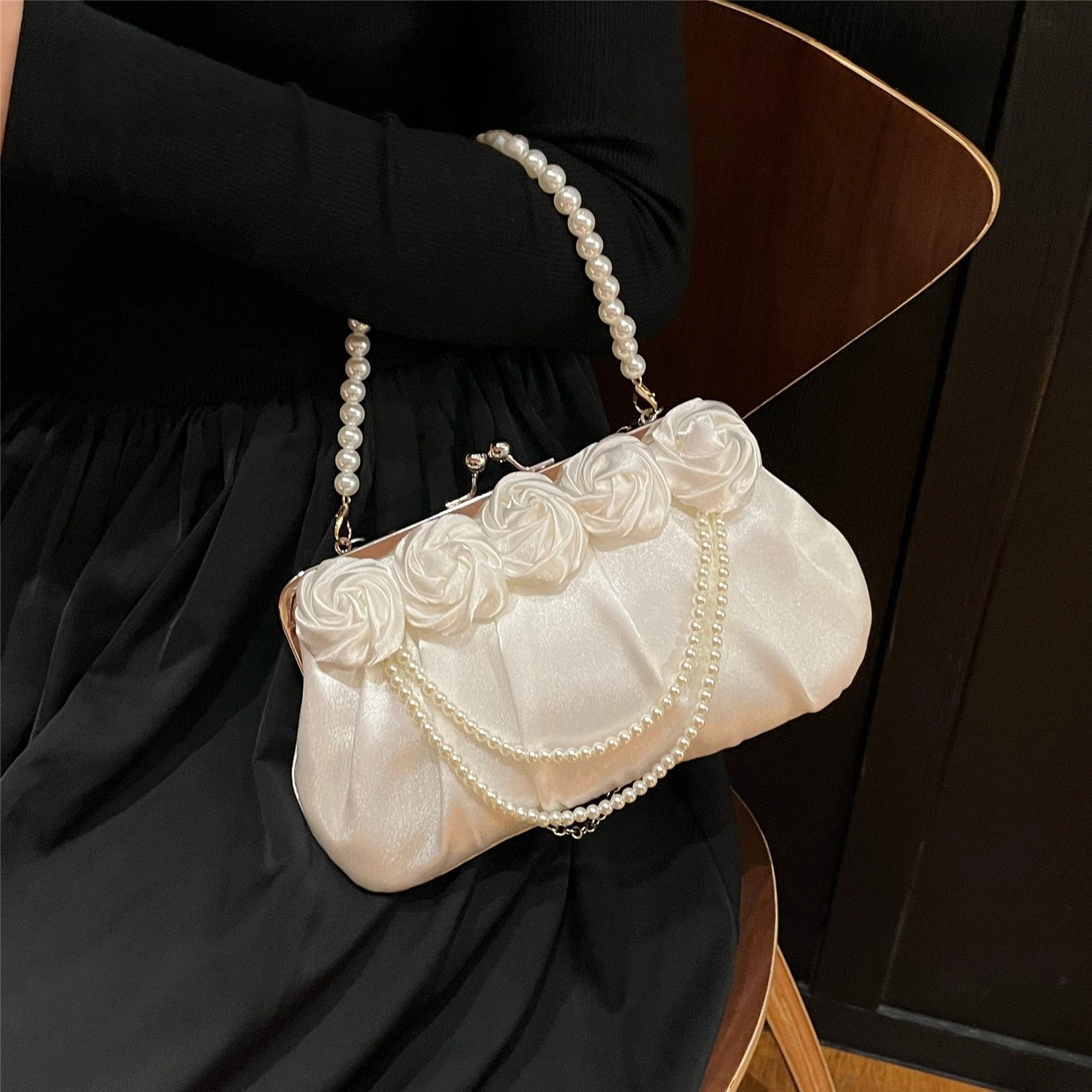 Retro Pearl Embellished Handbag - Modomu