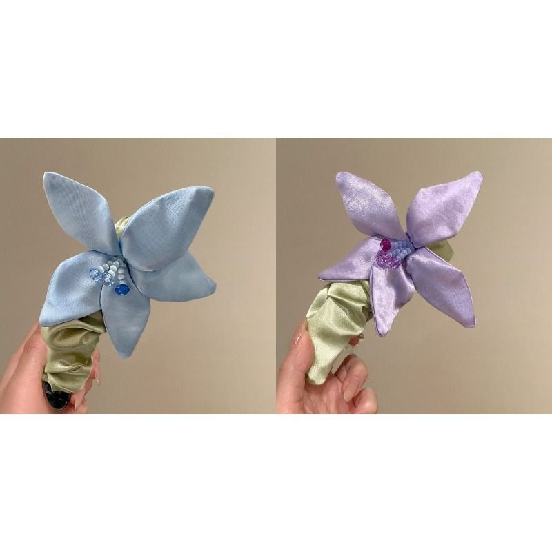 Blossom Banana Clip