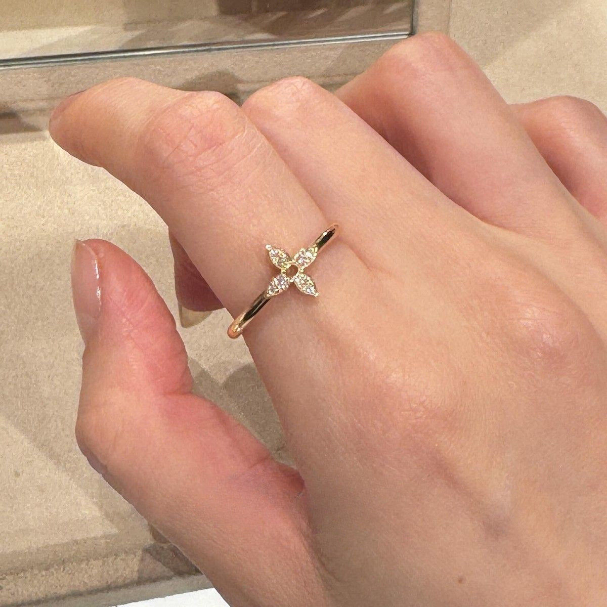 Sparkling Four Leaf Flower Ring - Modomu