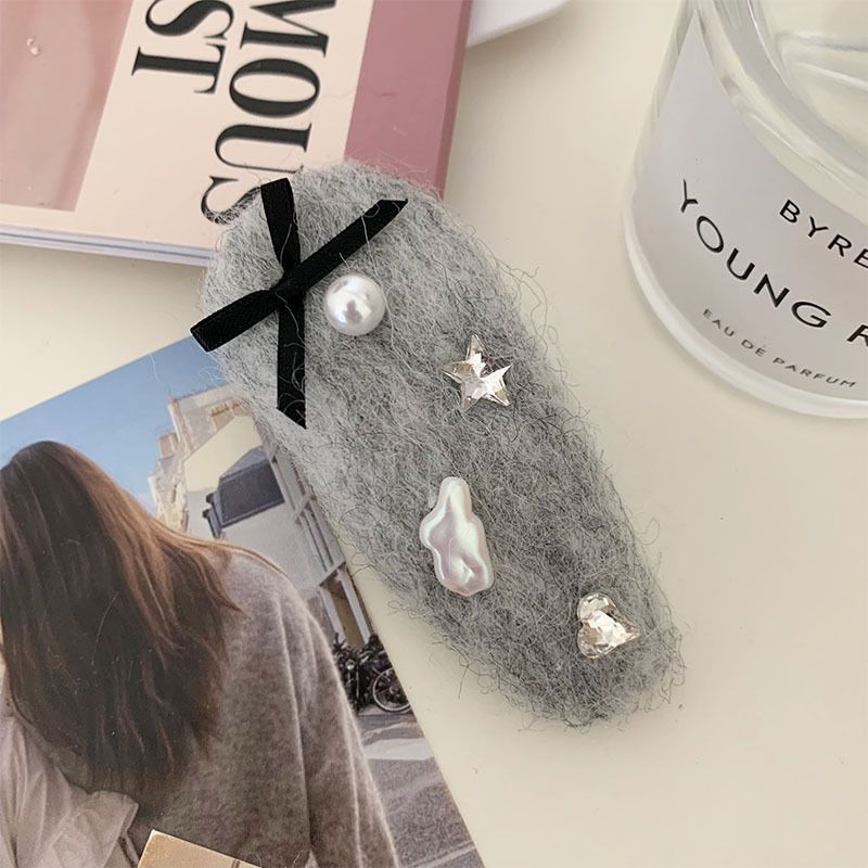 Plush Rhinestone Hair Clip - Modomu