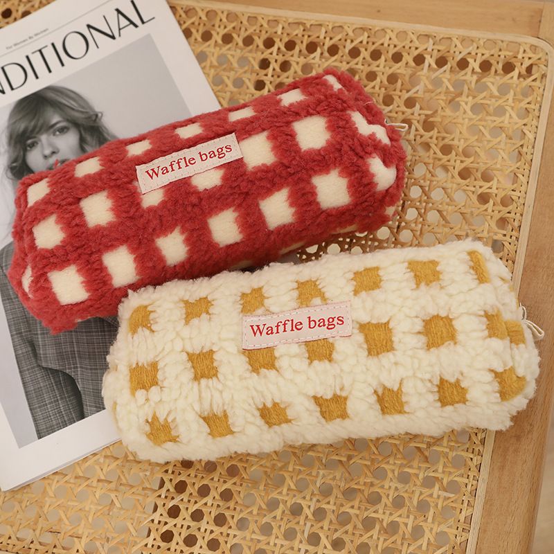 Checkerboard Plush Pencil Case - Modomu