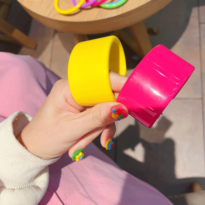 Open Acrylic Statement Bracelet - Modomu