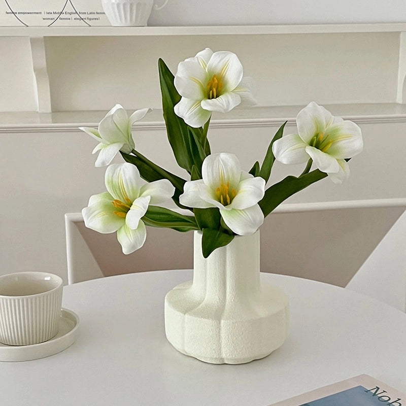 Oil Painting Style Tulip Stems - Modomu