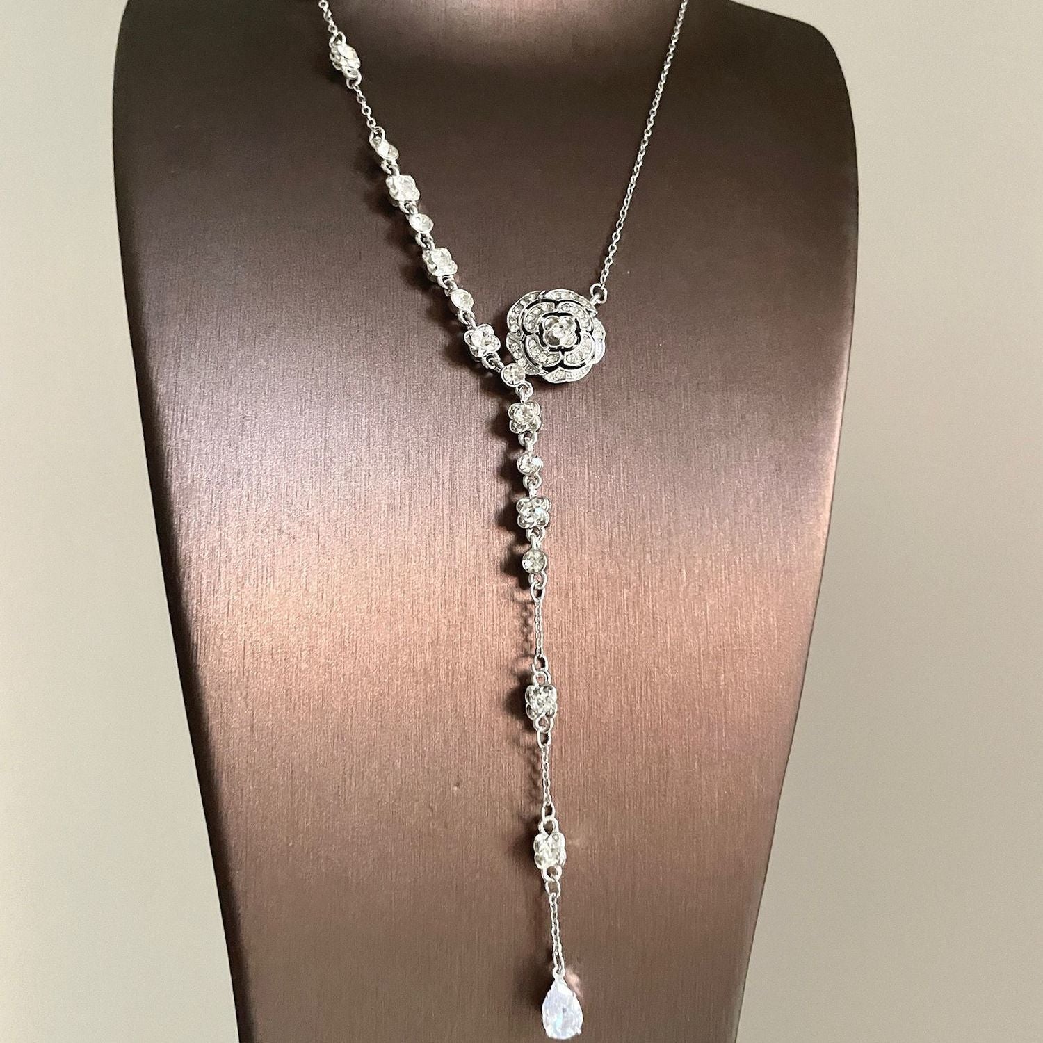 Camellia Drop Pendant Necklace - Modomu