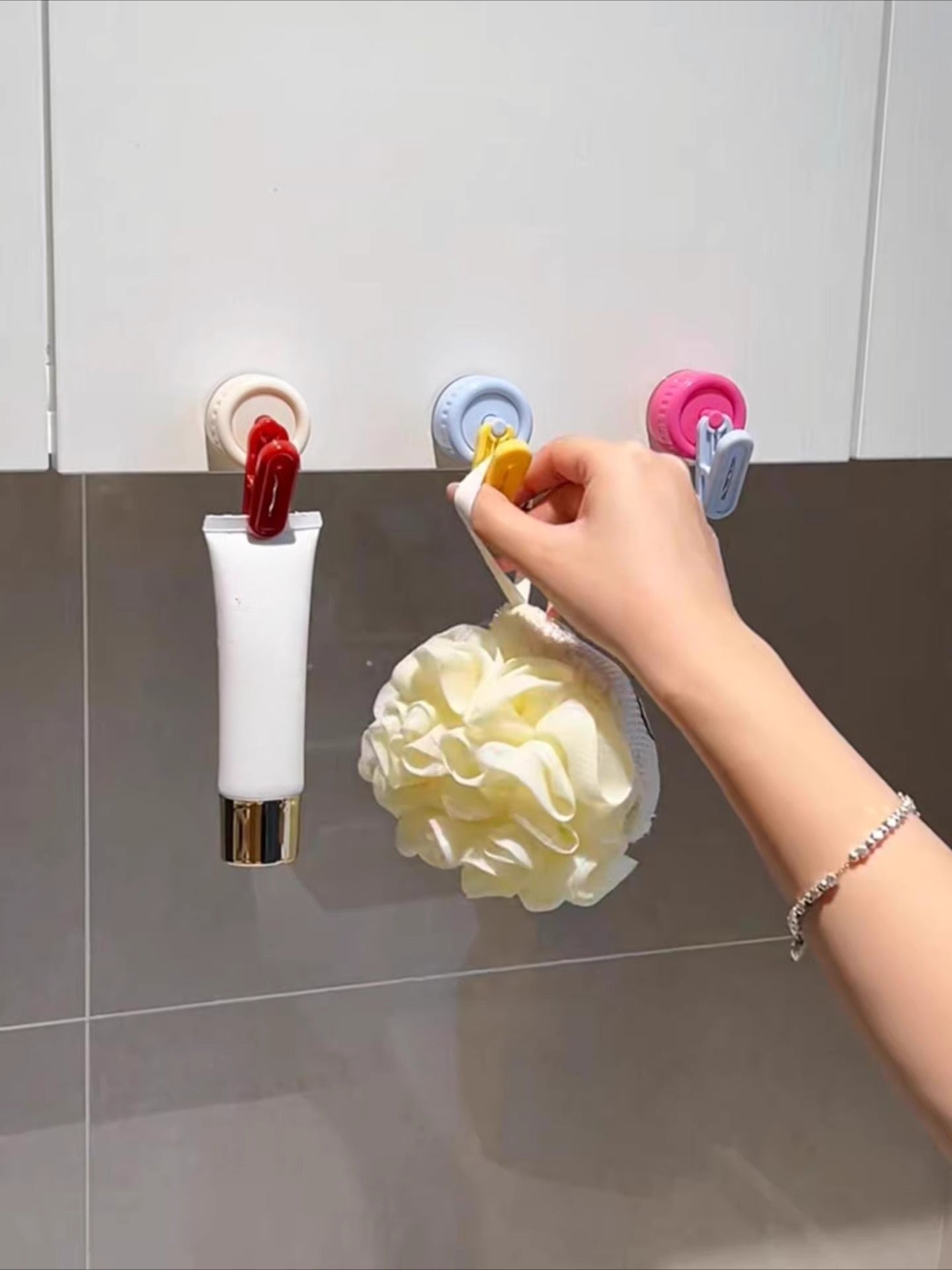 Rotating Suction Storage Clip