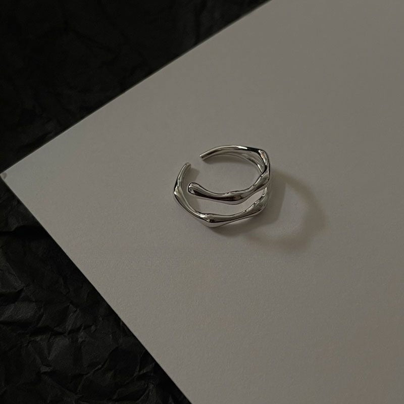 Minimal Flowing Spark Ring - Modomu