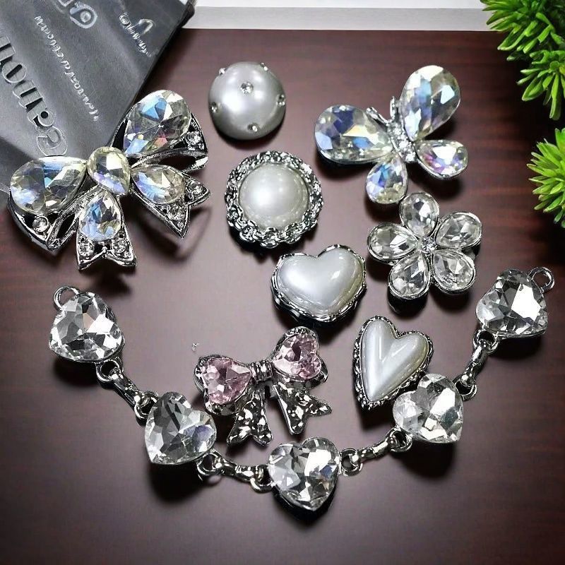 Draped Chain Bow Charms