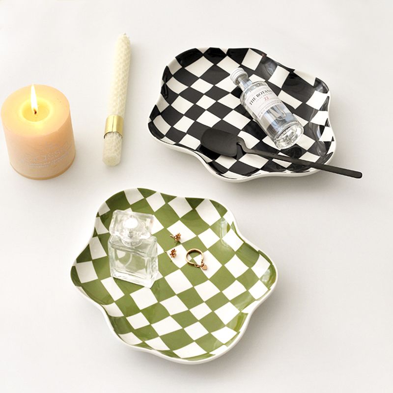 Wavy Edge Checkerboard Plate
