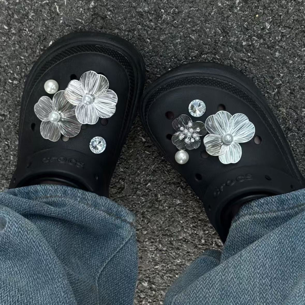 Ribbed Petal Flower Charms