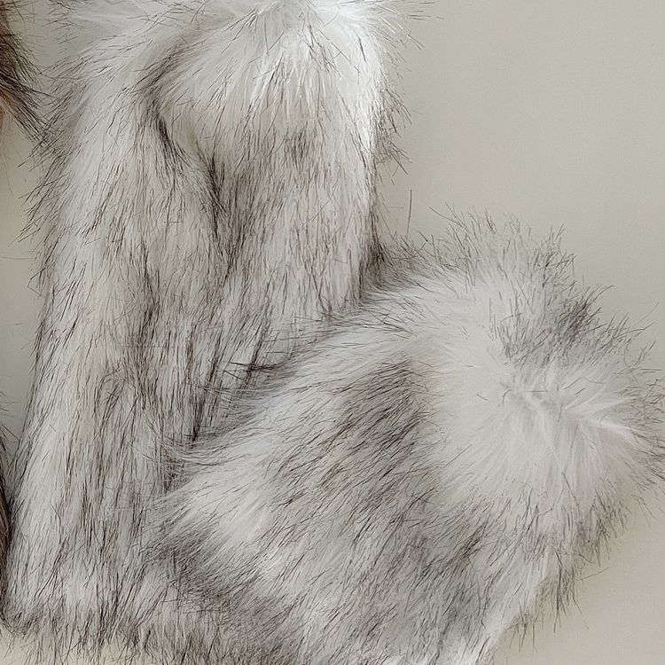 Fluffy Stacking Leg Warmers - Modomu