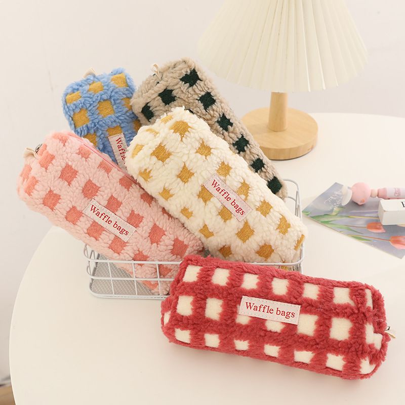 Checkerboard Plush Pencil Case - Modomu