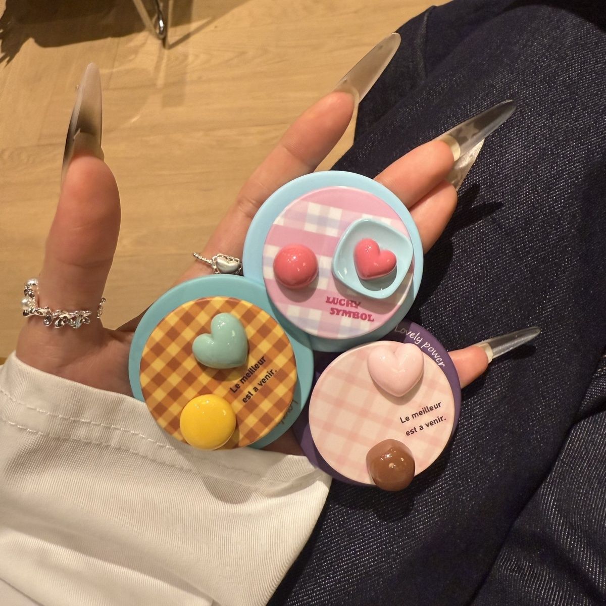 Gingham Heart Magnetic Grip