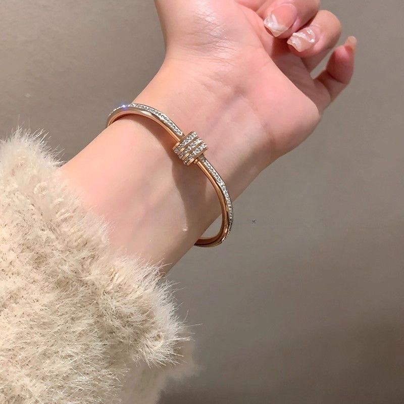 Zircon Charm Titanium Bracelet - Modomu