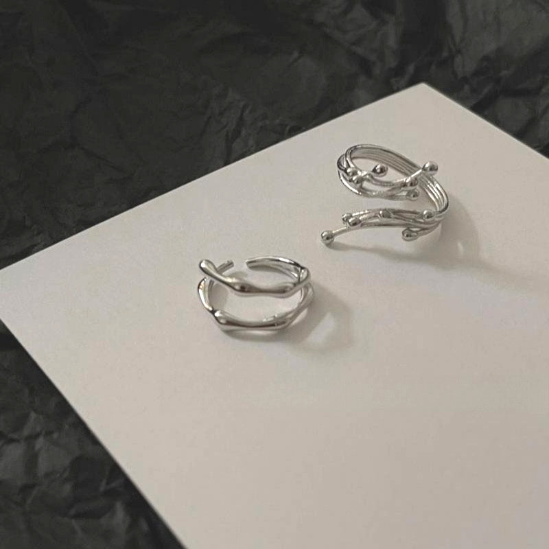 Minimal Flowing Spark Ring
