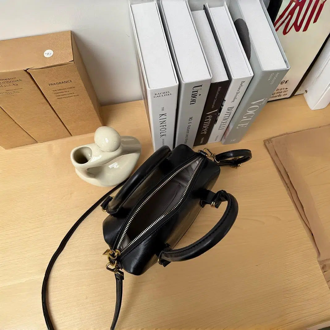 Black Retro Pillow Bowling Bag