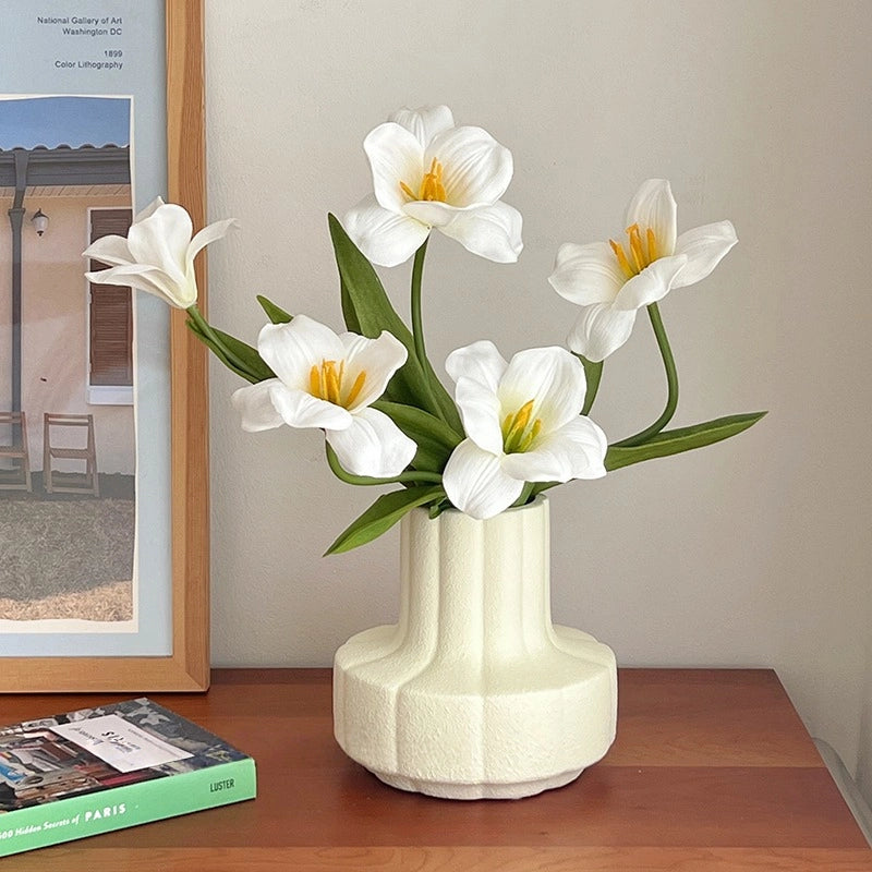Oil Painting Style Tulip Stems - Modomu