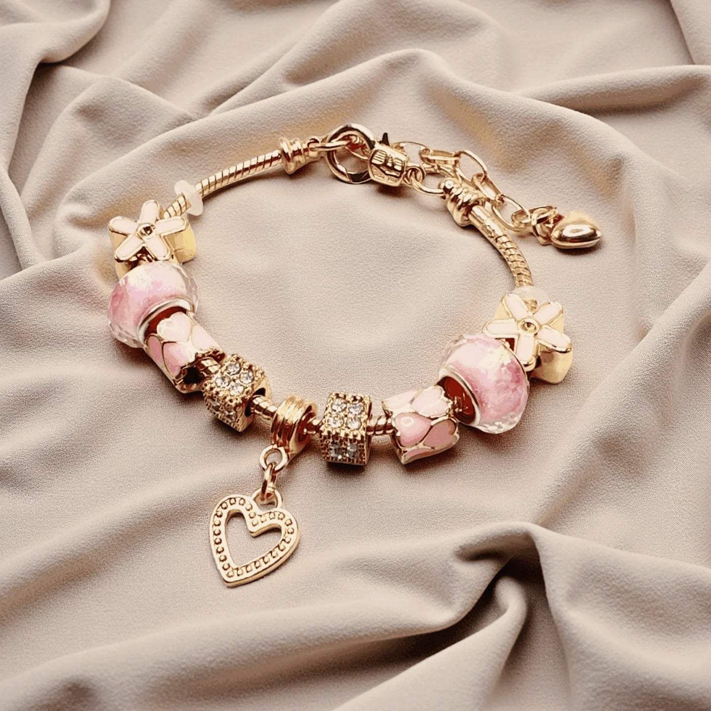 Delicate Charm Bracelet Design - Modomu