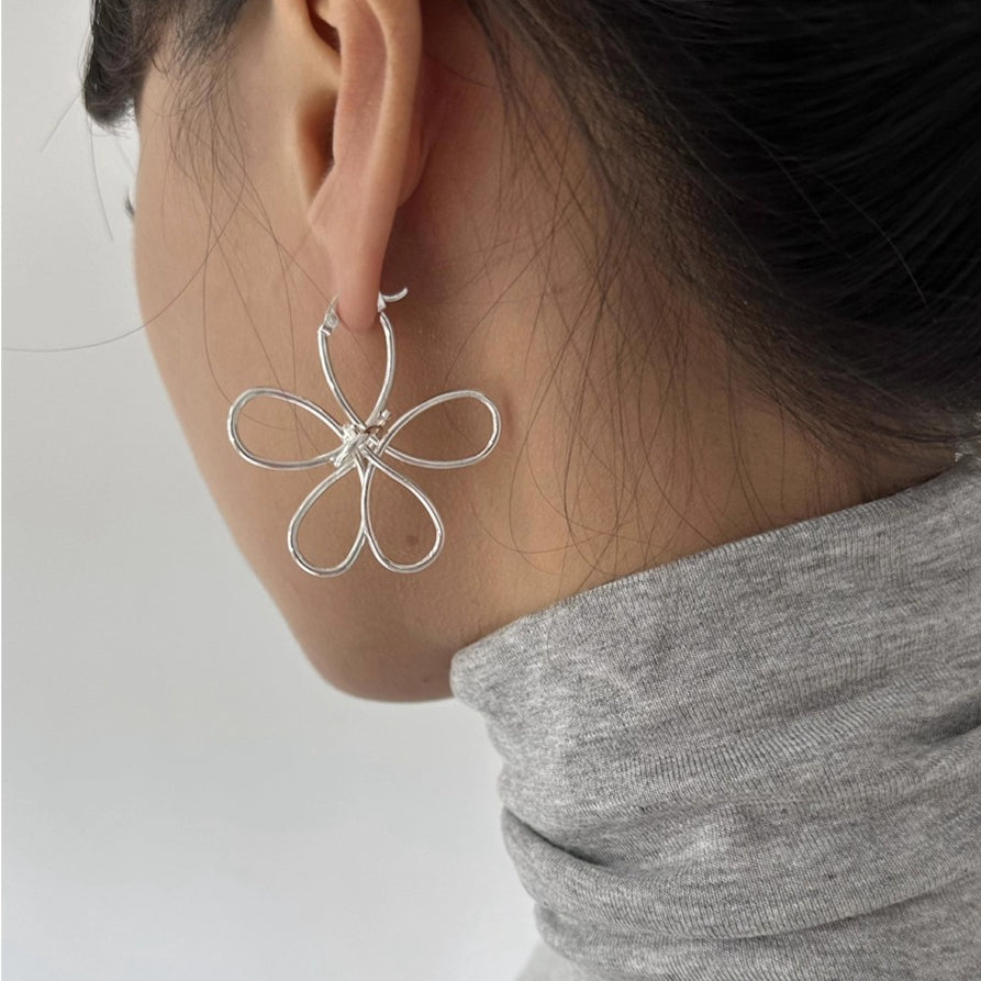 Minimal Line Flower Earrings - Modomu