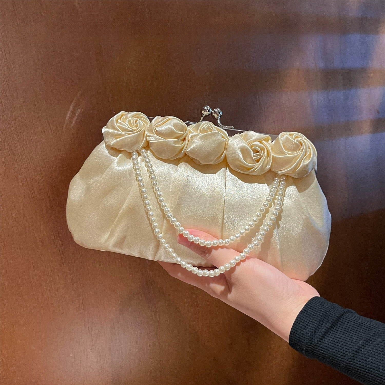 Retro Pearl Embellished Handbag - Modomu