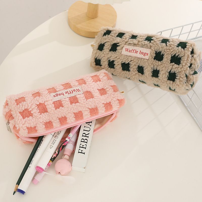 Checkerboard Plush Pencil Case - Modomu