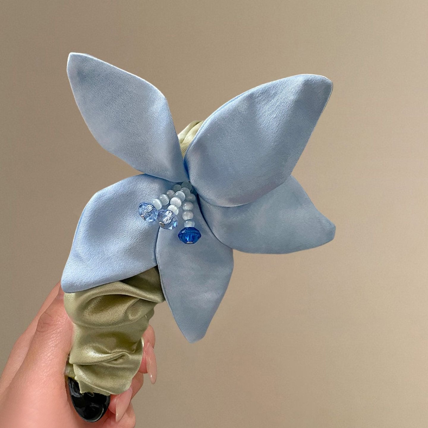 Blossom Banana Clip