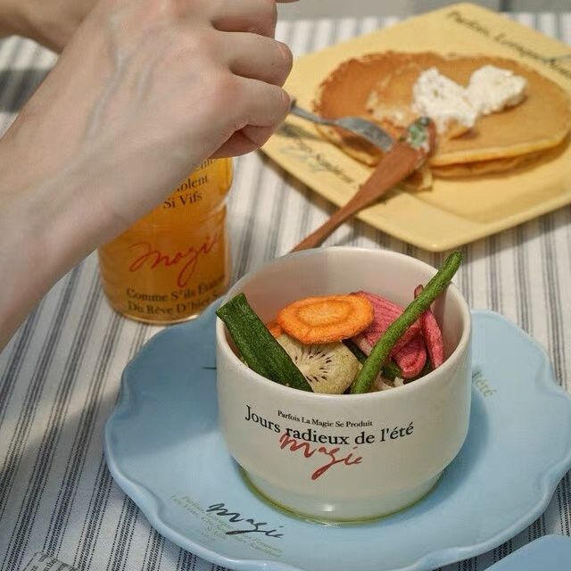 Retro French Script Tableware