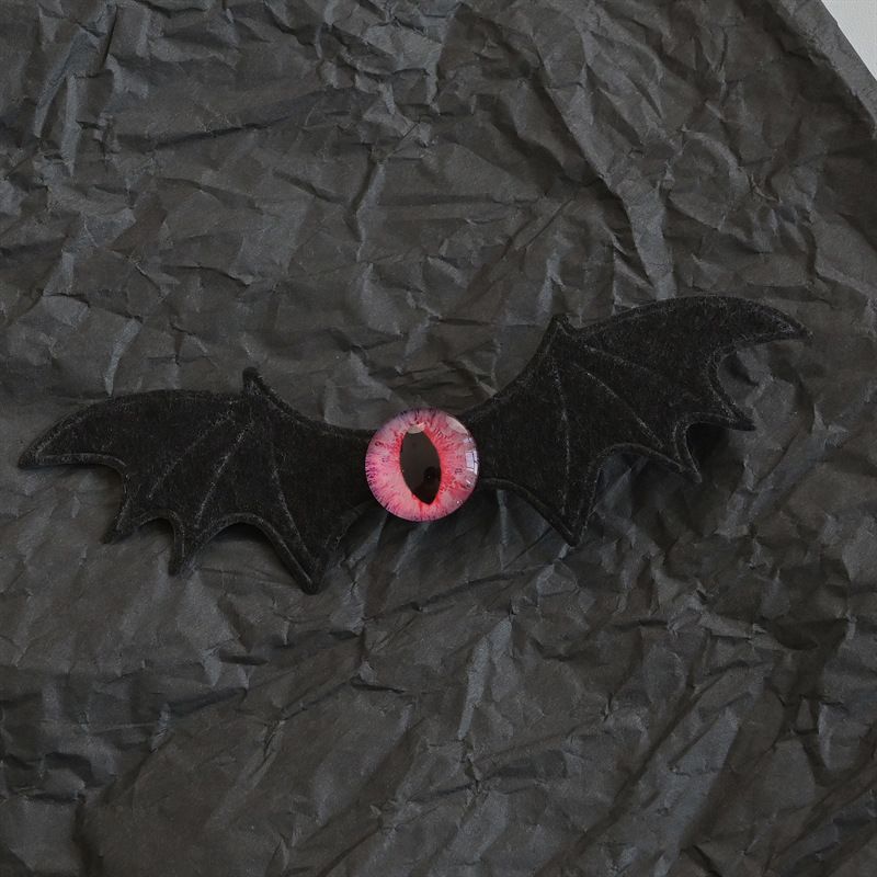 Bat Wing Eye Clip