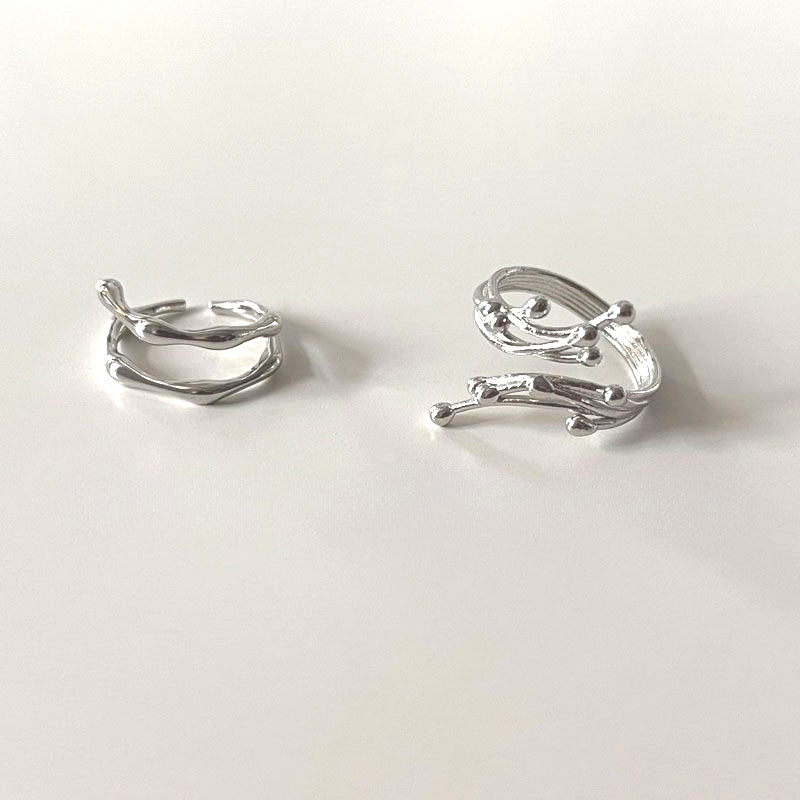 Minimal Flowing Spark Ring