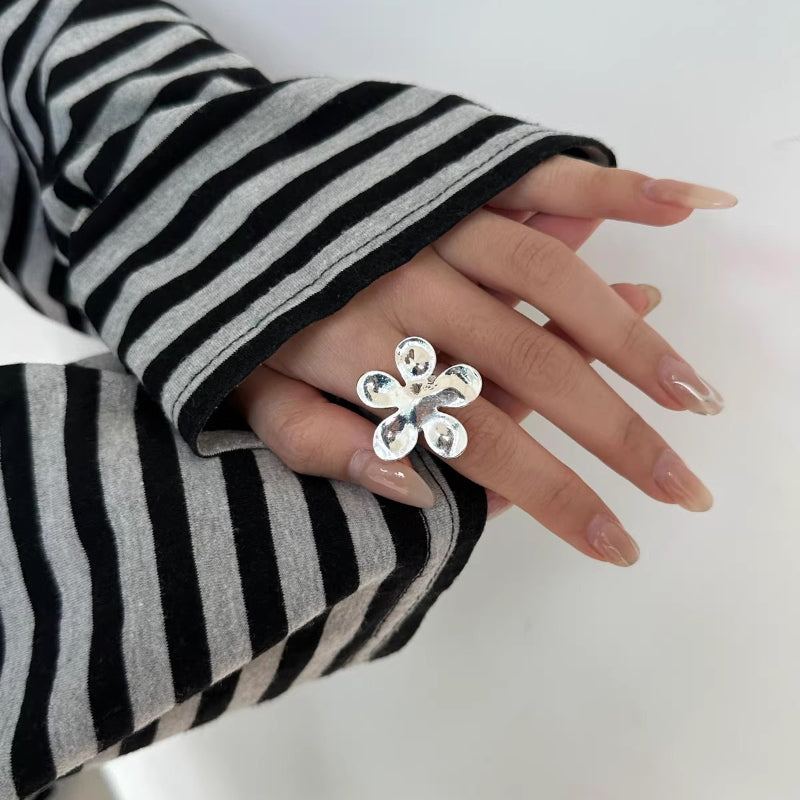 Matte Flower Adjustable Ring - Modomu