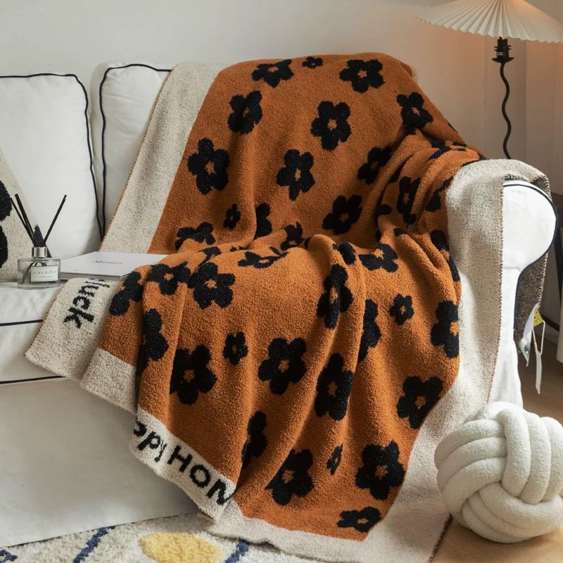 Caramel Daisy Fleece Throw Blanket