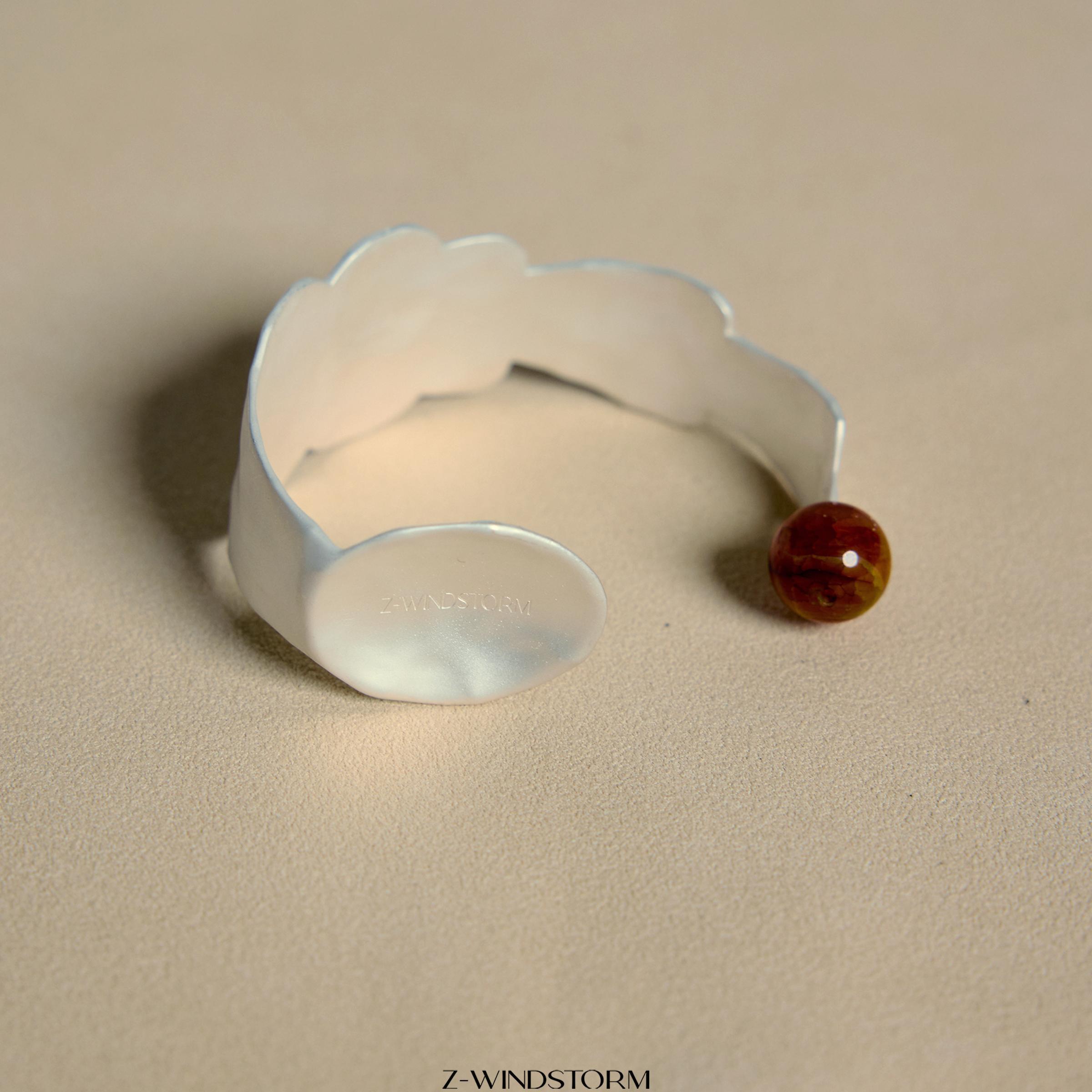 Minimal Spoon Shape Statement Ring - Modomu