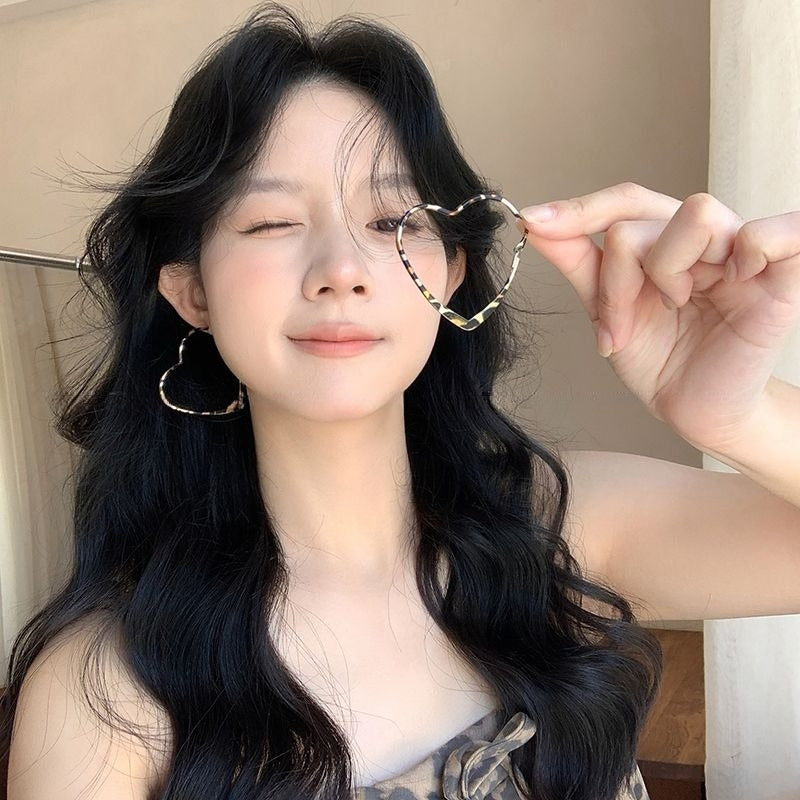 Retro Leopard Heart Earrings