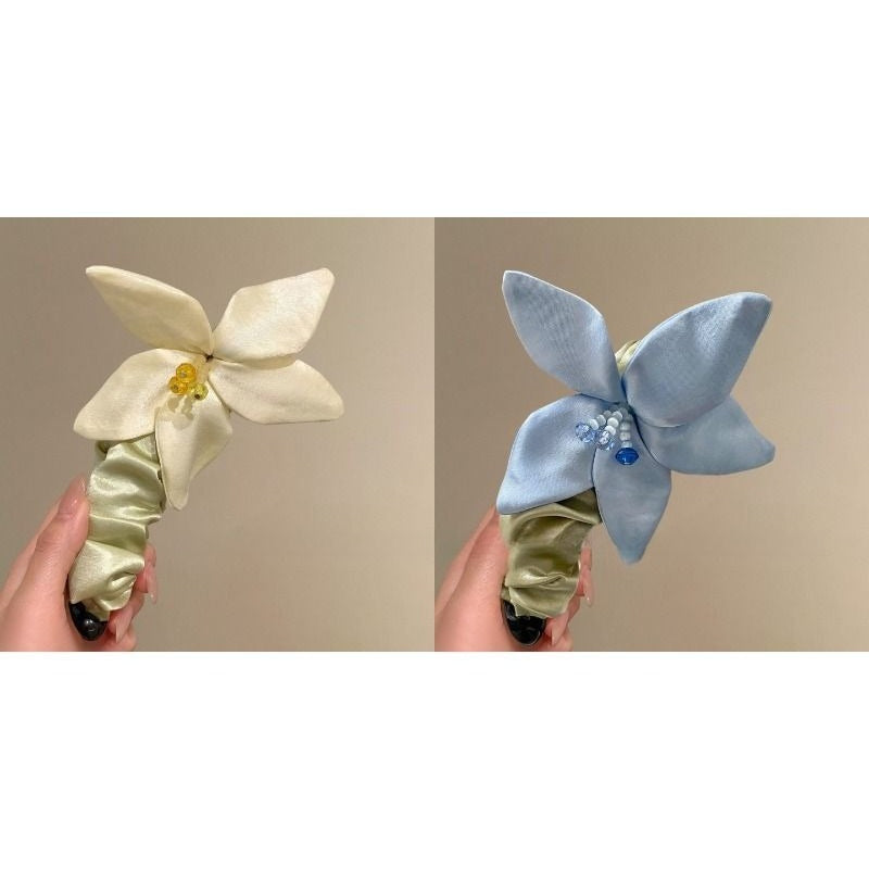 Blossom Banana Clip