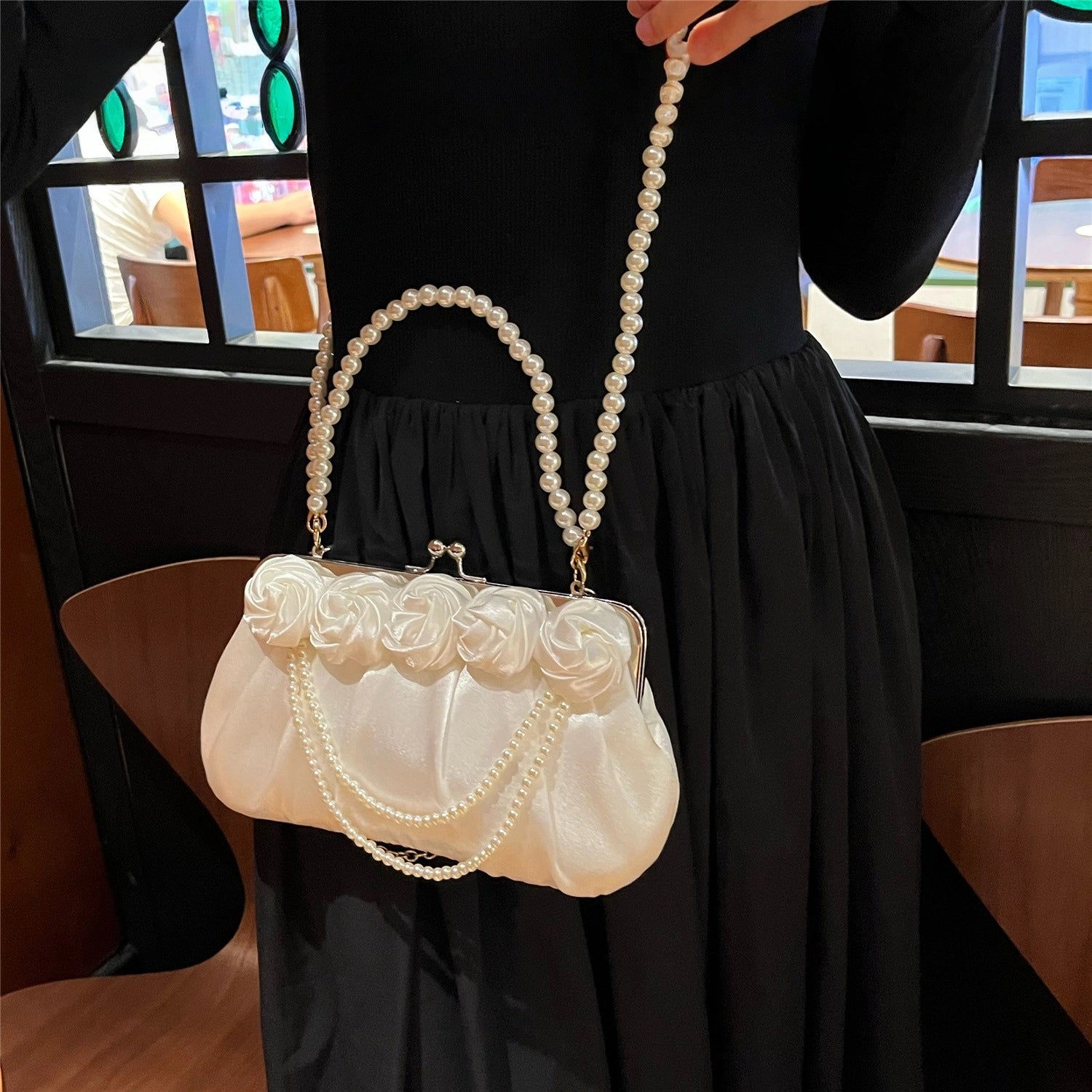 Retro Pearl Embellished Handbag - Modomu