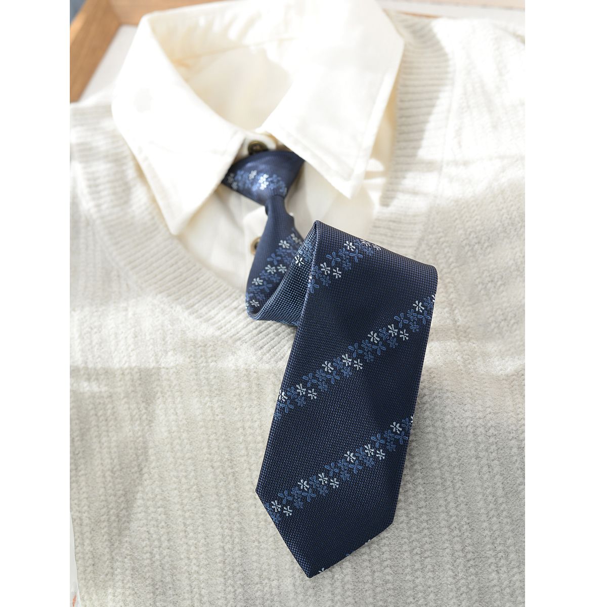 Cartoon Youth Academy Tie - Modomu