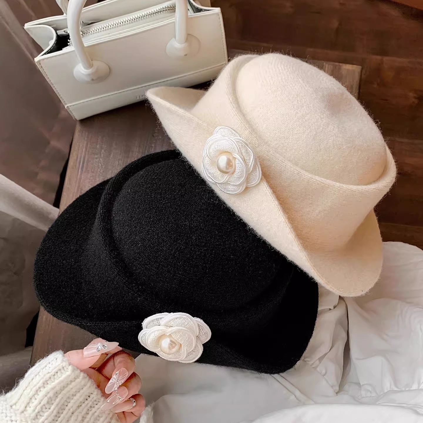 Pearl Flower Wide Brim Hat - Modomu