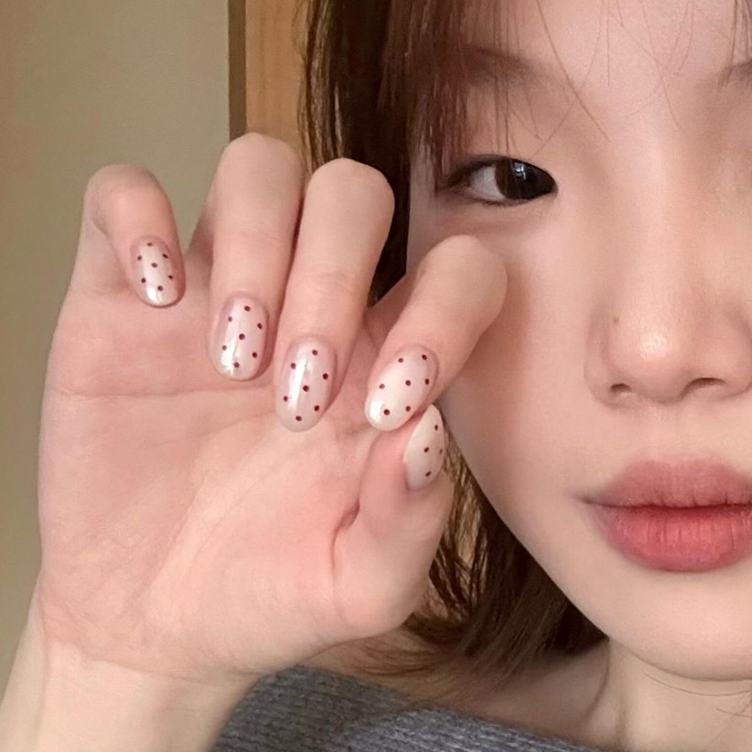 Pearl Aurora Dot Press-On Nails