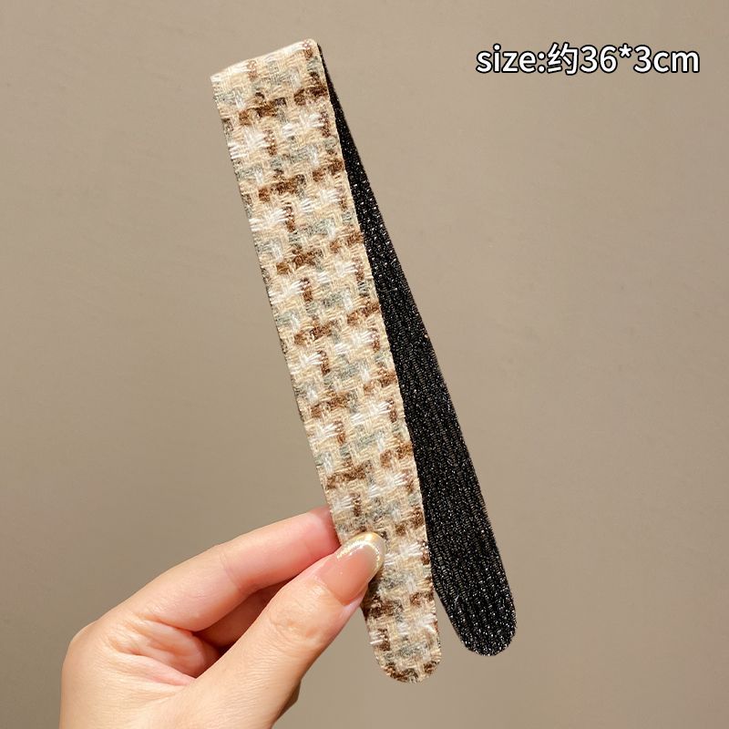 Plaid Flyaway Hair Band
