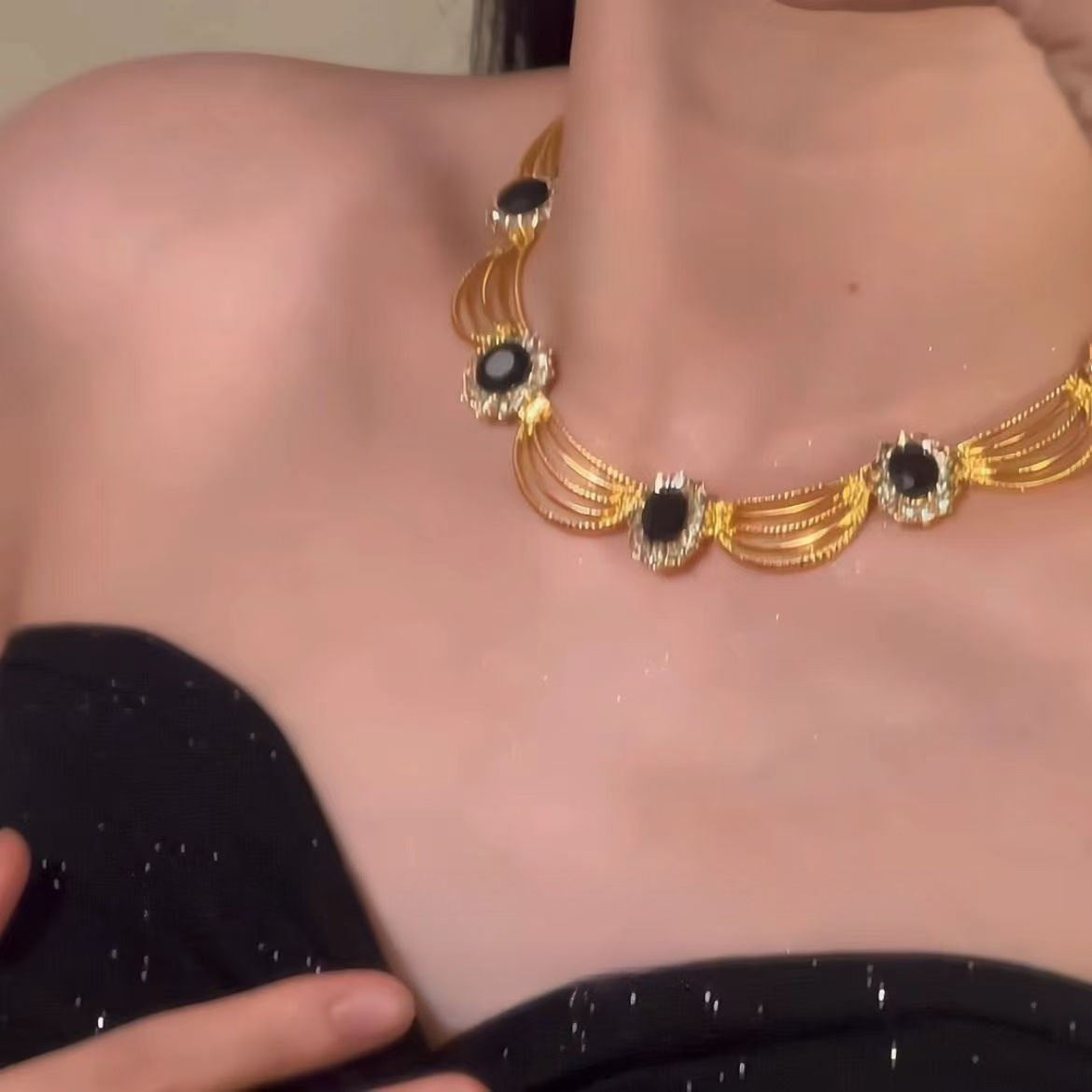 Vintage French Court Necklace - Modomu