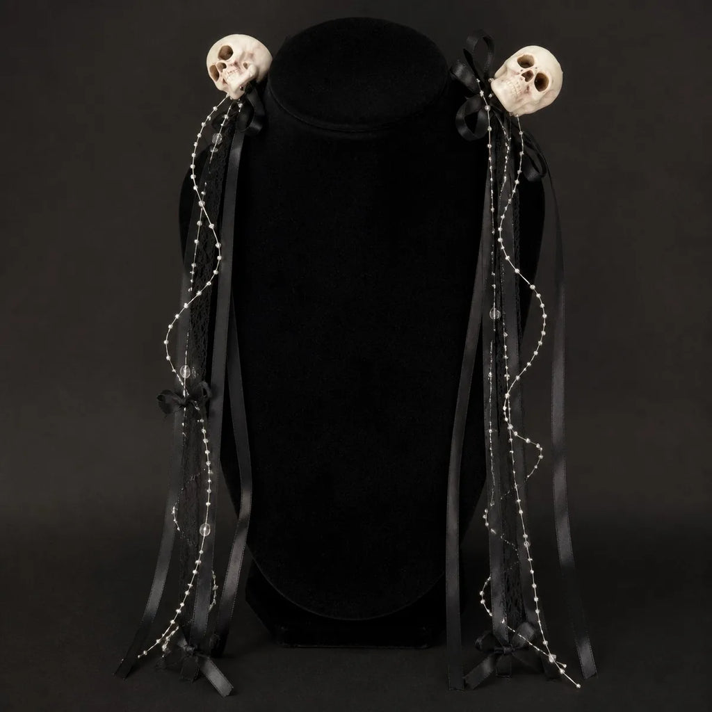 Skull Ribbon Streamer Clip