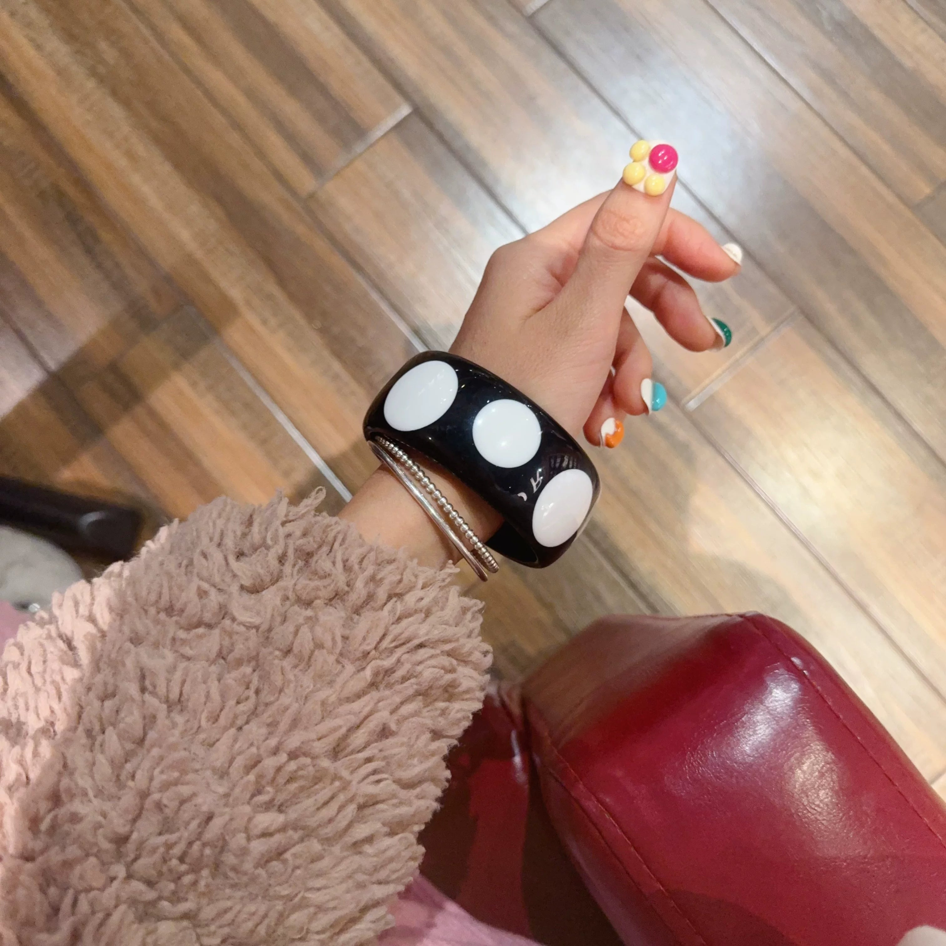 Retro Resin Polka Dot Bracelet - Modomu