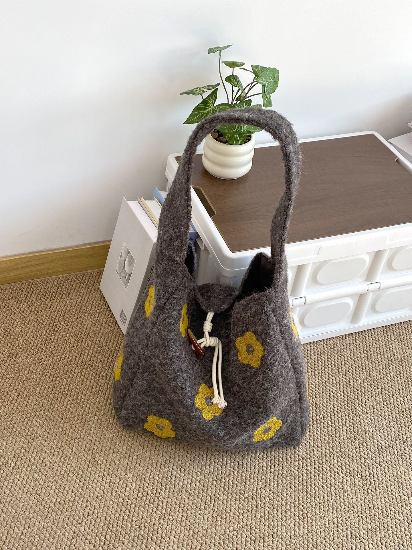 Plush Floral Shoulder Tote Bag - Modomu