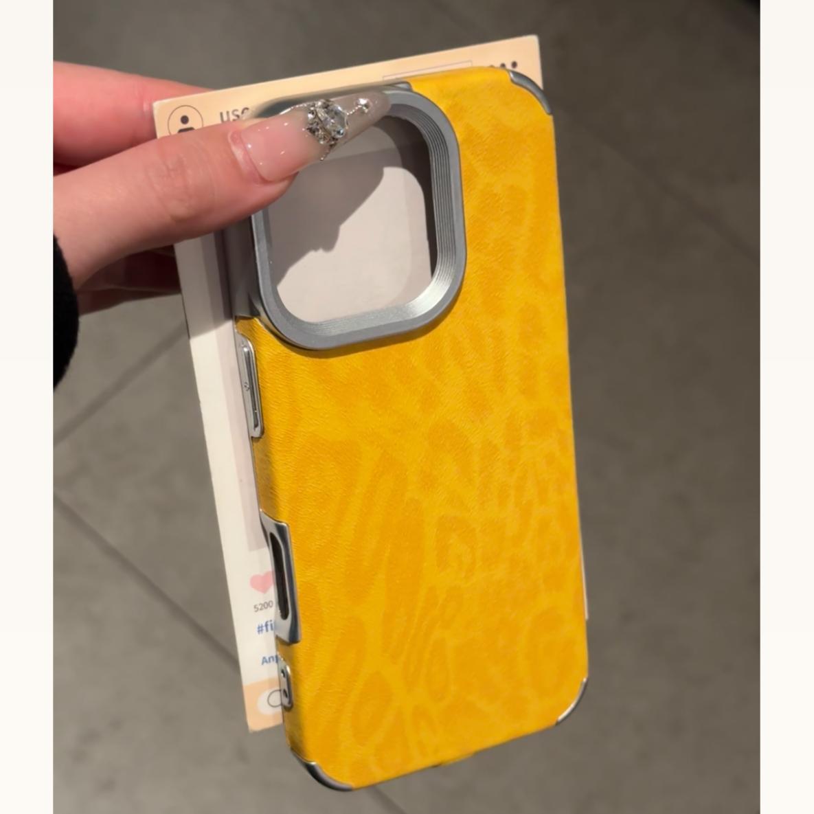 Brushed Frame Crinkle Case