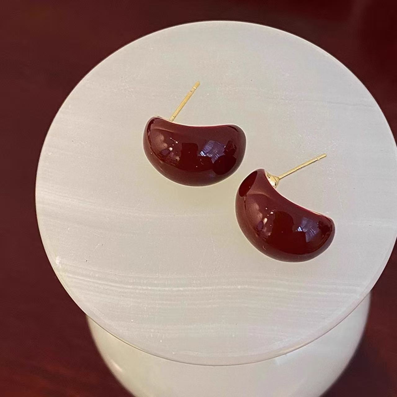 Retro stud earrings elegant design