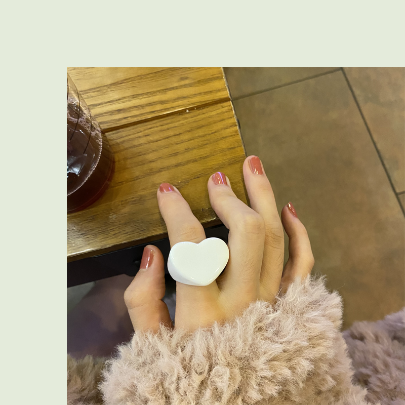 Vintage Acrylic Love Ring - Modomu