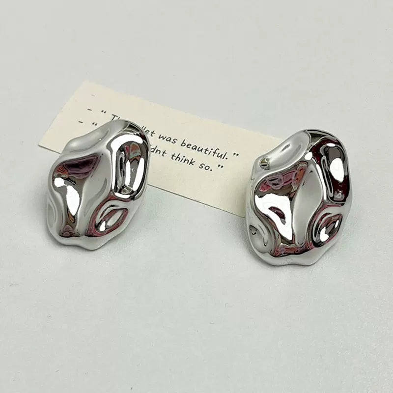 Hammered Metal Stud Earrings - Modomu